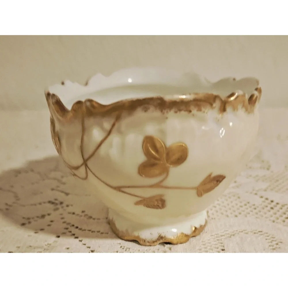c1900 Limoges Elite Works Porcelain Bowl scalloped footed Gold Round Small